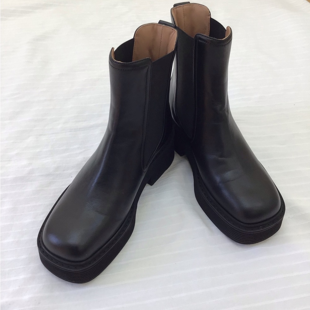 ♥️MARNI LEATHER LUG SOLE PLATFORM CHELSA BOOTS,